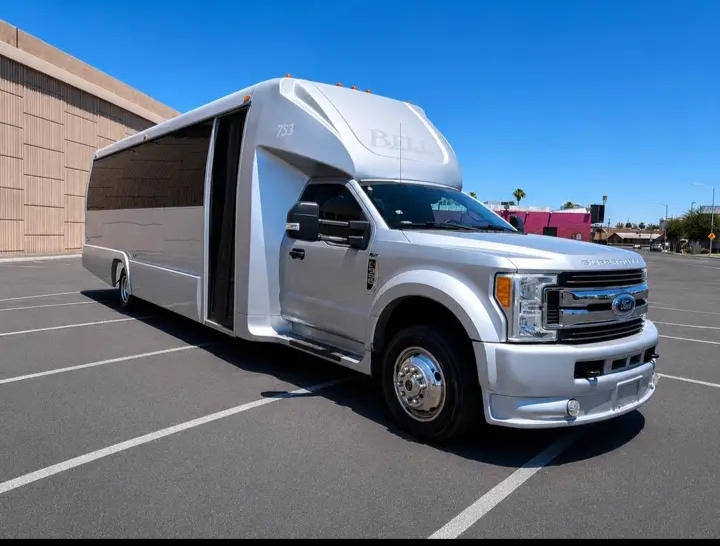 2017 Ford F-550 Shuttle Bus