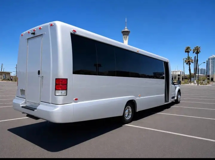 2017 Ford F-550 Shuttle Bus