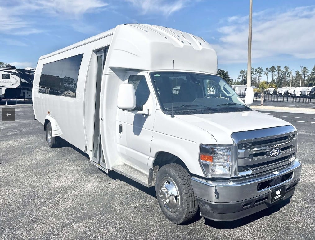 2026 Ford E450 Elkhart Custom Designs KSIR 290