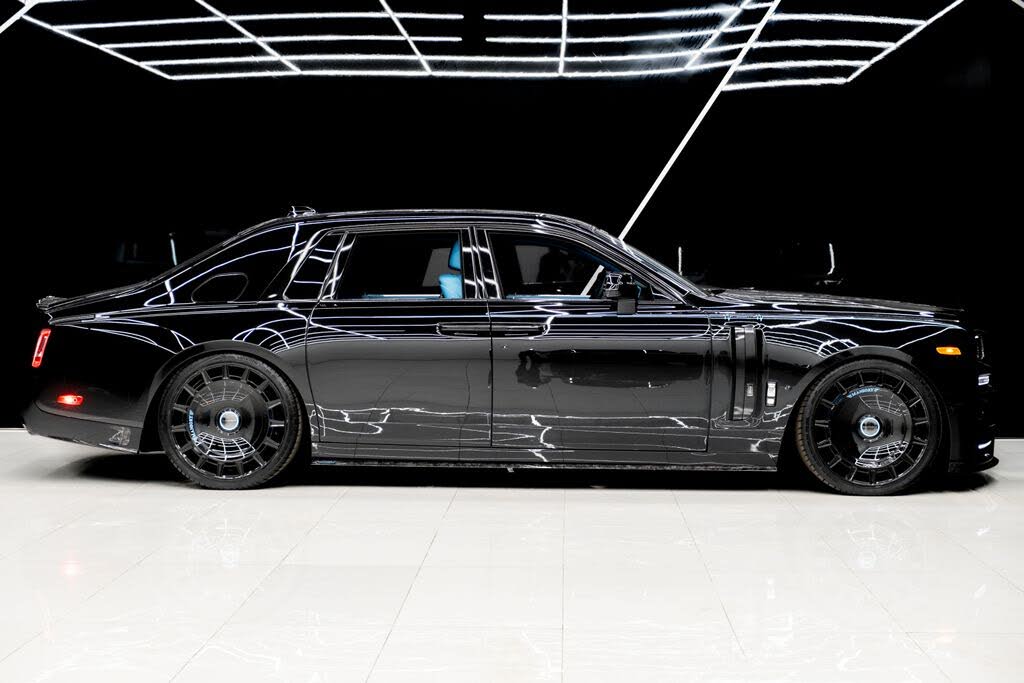 2025 Rolls-Royce Phantom RWD – Ultra-Luxury Sedan