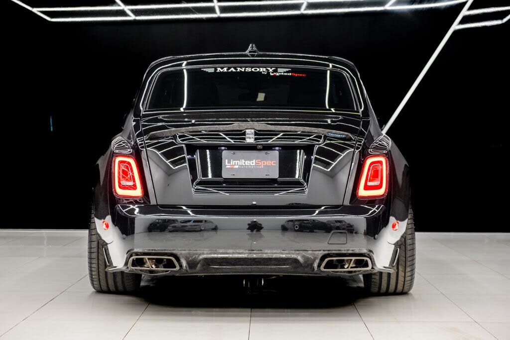 2025 Rolls-Royce Phantom RWD – Ultra-Luxury Sedan