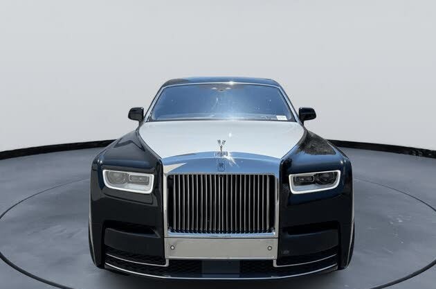Premium 2022 Rolls-Royce Phantom – Luxury Redefined