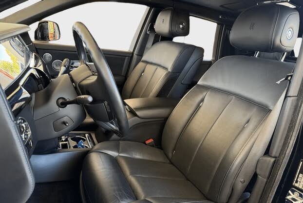 Premium 2022 Rolls-Royce Phantom – Luxury Redefined