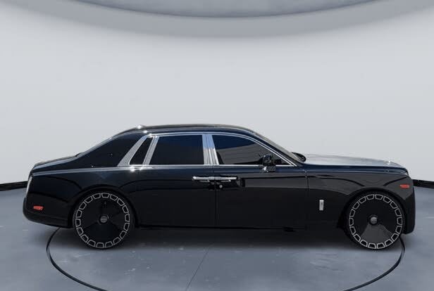 Premium 2022 Rolls-Royce Phantom – Luxury Redefined