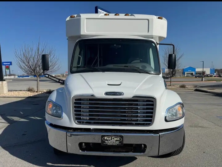 2017 Freightliner SC2 Shuttle Bus