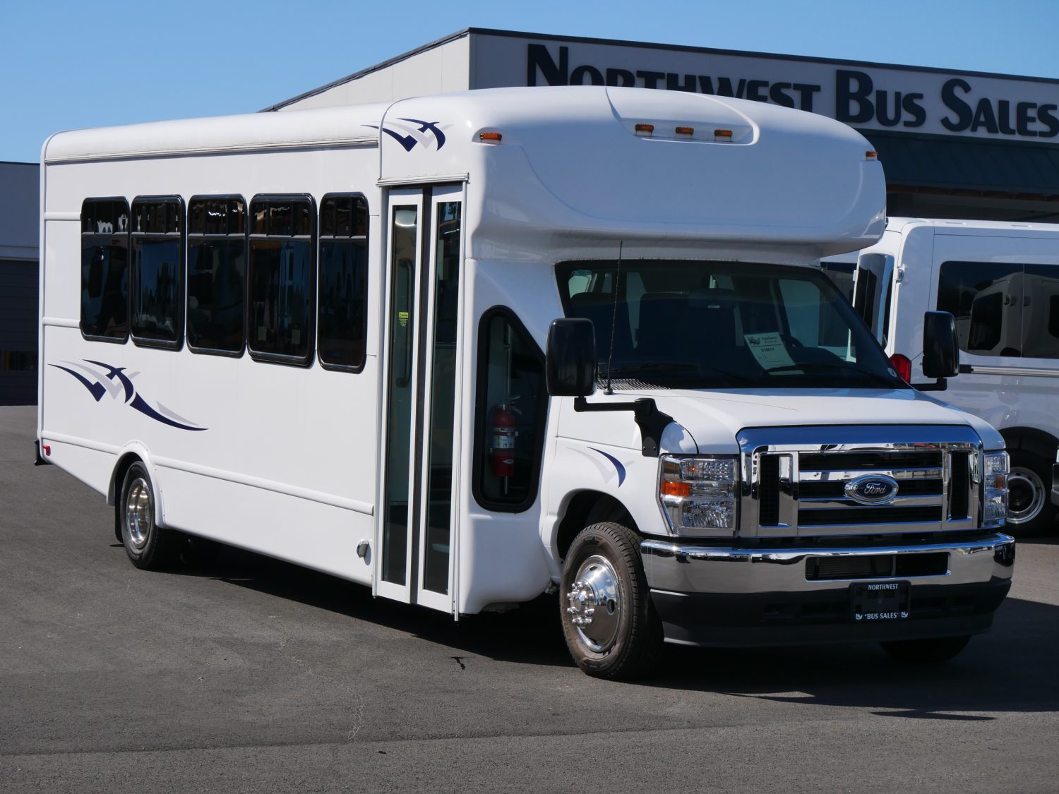 New 2025 Ford E-450 Starcraft MVP Commercial Shuttle Bus