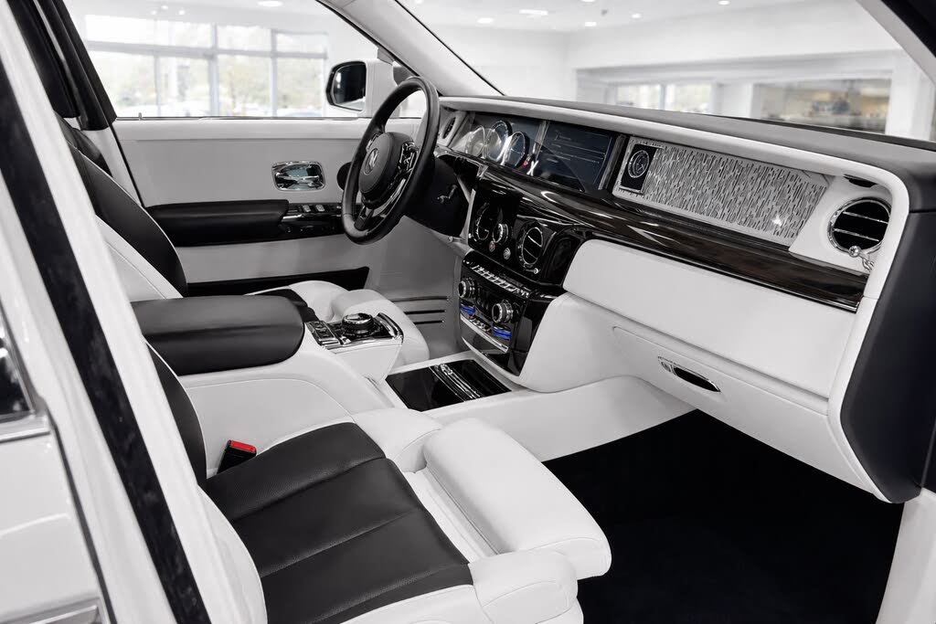 2018 Rolls-Royce Phantom RWD – Ultimate V12 Luxury Sedan