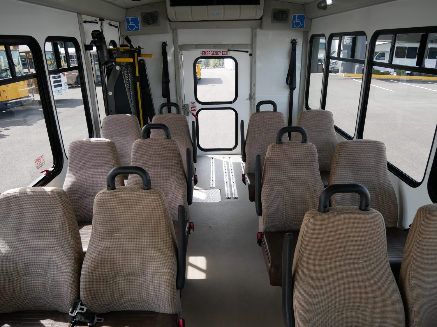 Reliable 2017 Ford Startrans E450 14 Passenger ADA Shuttle Bus