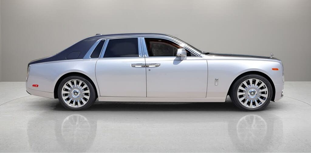 Luxury Redefined – 2020 Rolls-Royce Phantom RWD
