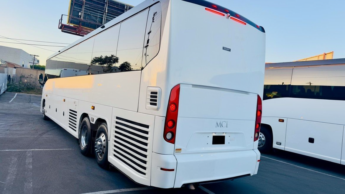 Premium 2019 MCI J4500 Charter Coach – 56 Passenger