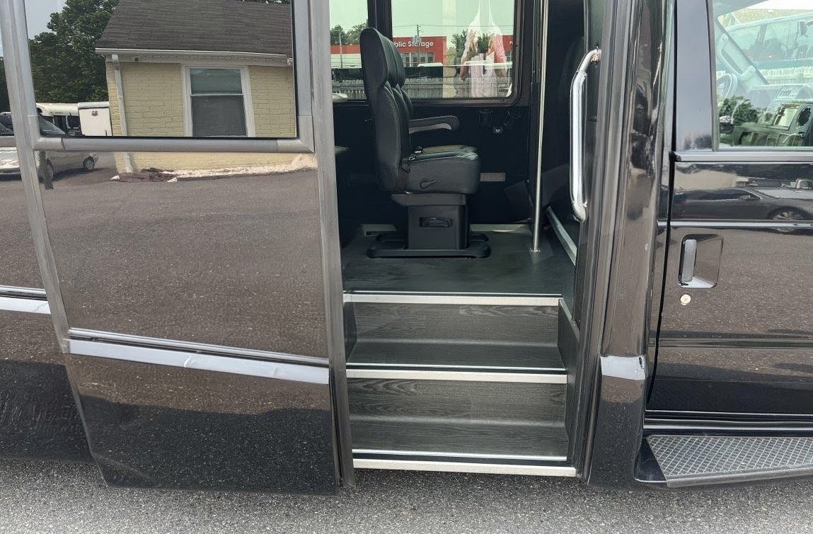 2019 Ford E450 Grech Shuttle Bus – Spacious & Reliable