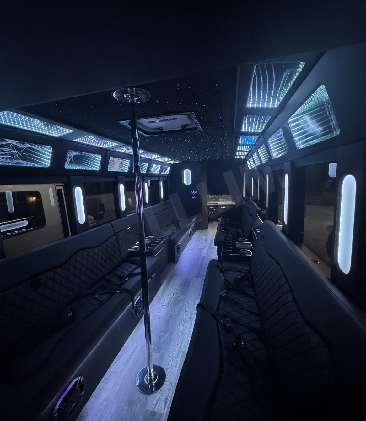 Reliable 30-Passenger 2018 Starcraft Ford F550 Bus