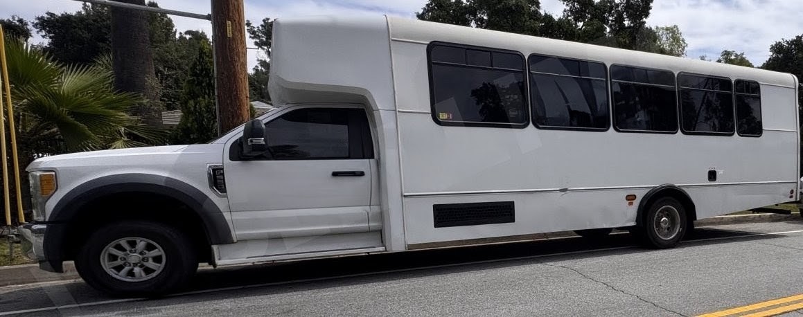 Reliable 30-Passenger 2018 Starcraft Ford F550 Bus