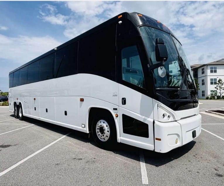 2017 MCI J4500L