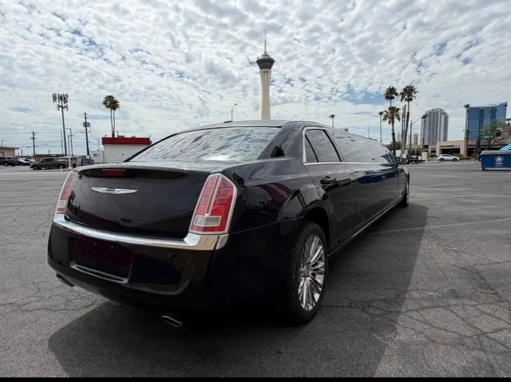 2013 Chrysler 300 Limousine