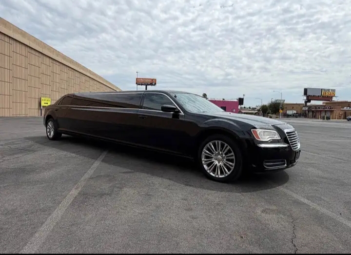 2013 Chrysler 300 Limousine
