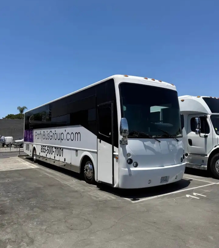 2012 Freightliner Workhorse Motorcoach