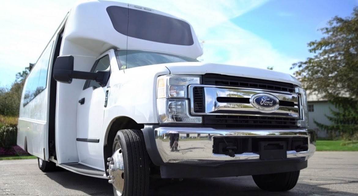 Reliable 31 Passenger 2017 Ford F-550 Limo Bus