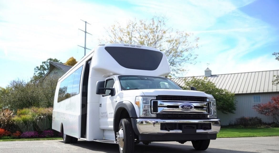 Reliable 31 Passenger 2017 Ford F-550 Limo Bus