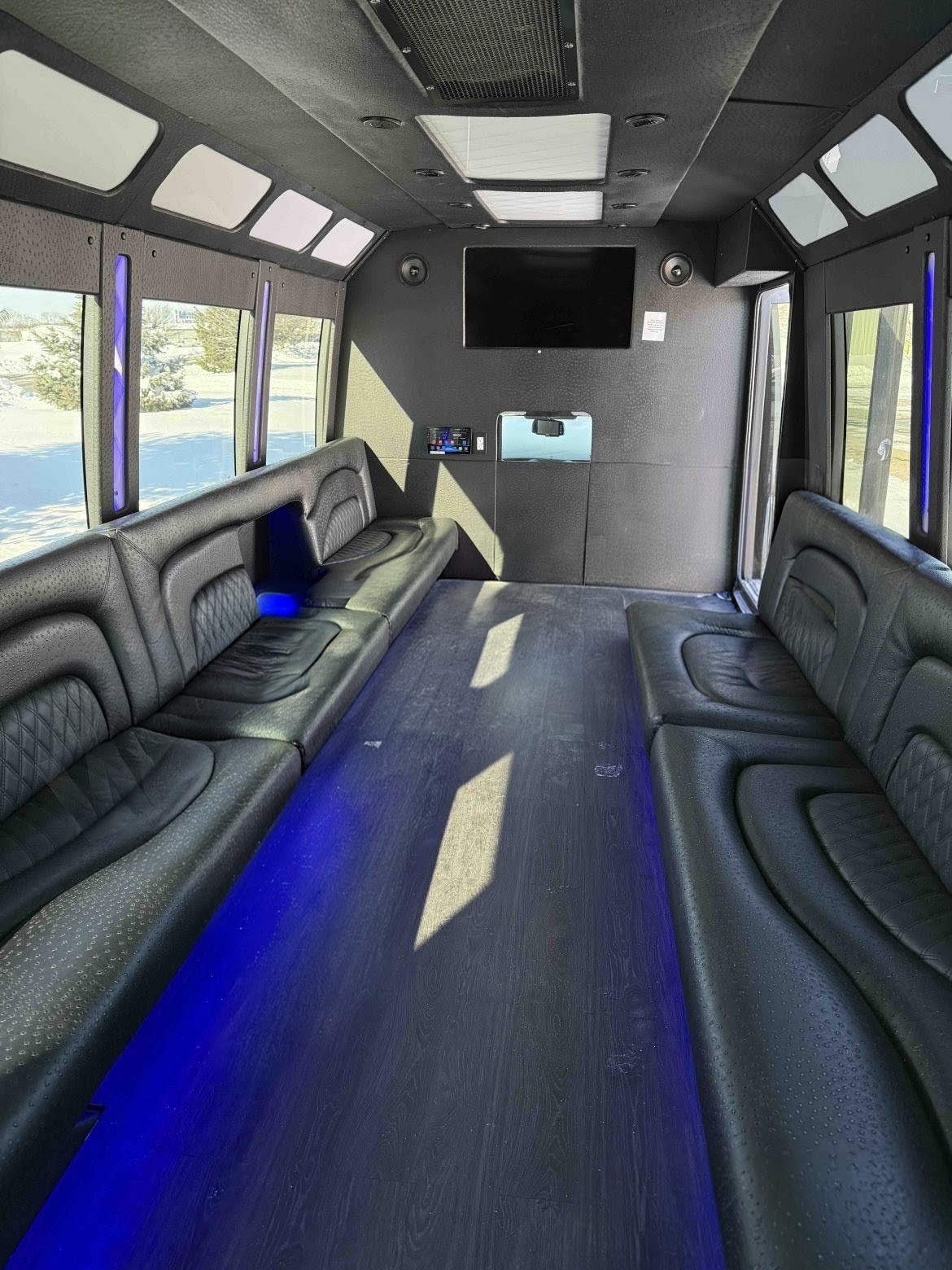 Reliable 31 Passenger 2017 Ford F-550 Limo Bus