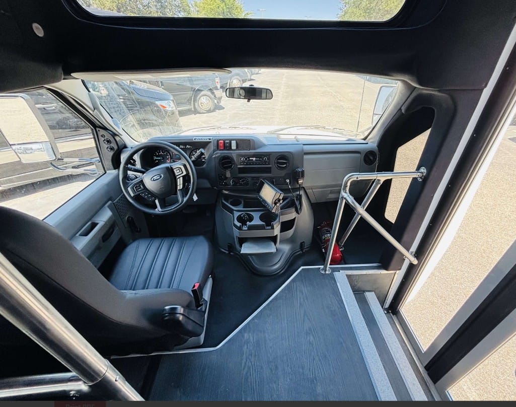 2026 Ford E-350 Diamond VIP 2200