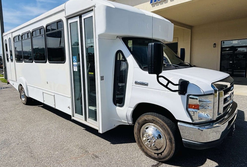 2016 Ford E450 Goshen Coach GCII P/T