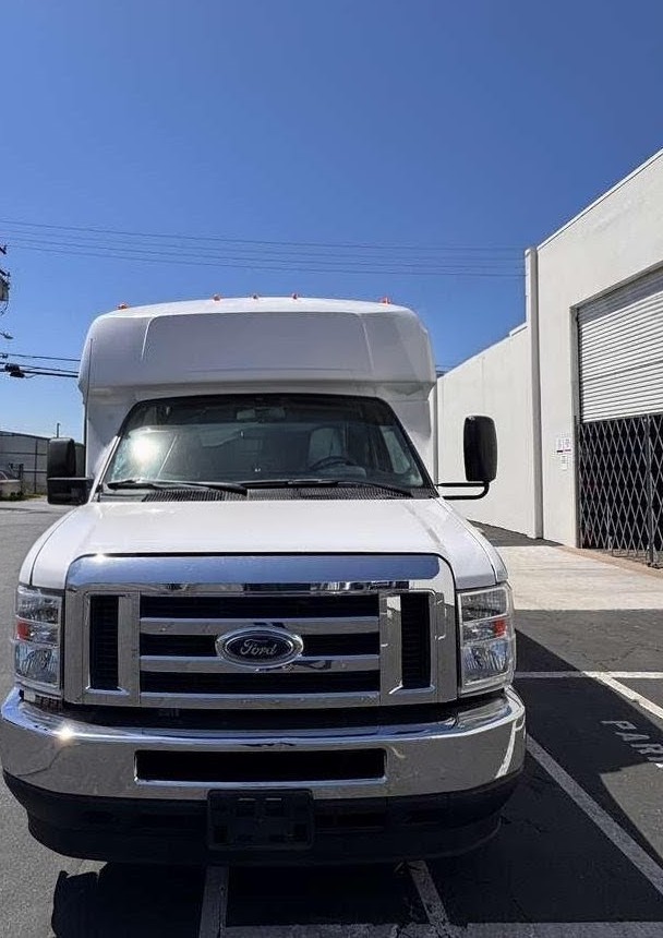 Premium 2022 Ford E450 Super Duty Limo Bus with 20-Passenger Seating