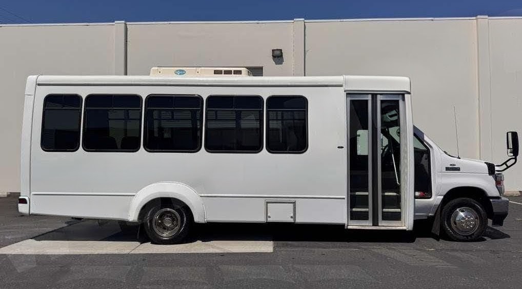 Premium 2022 Ford E450 Super Duty Limo Bus with 20-Passenger Seating