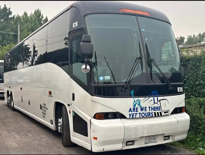 2004 MCI J Series Motorcoach
