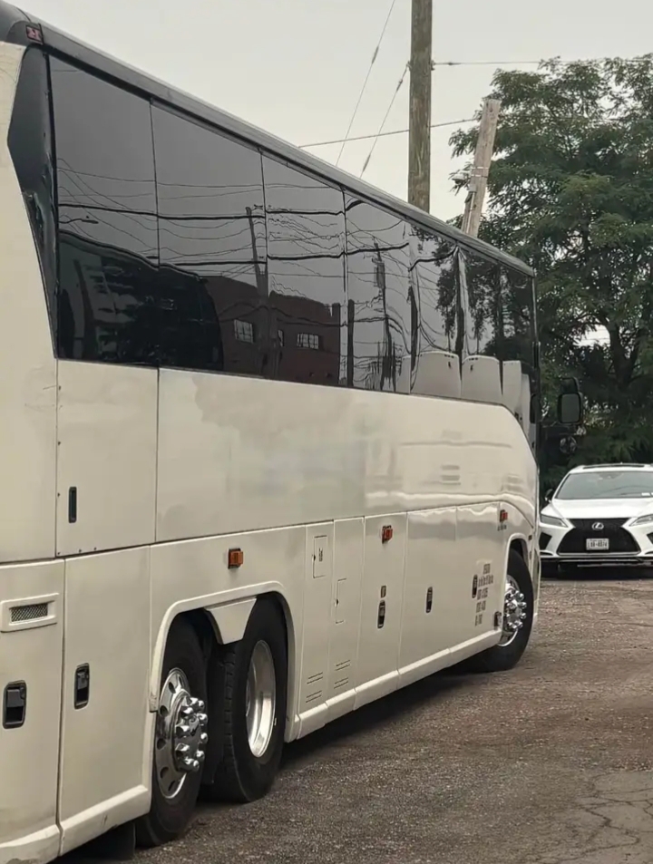 2004 MCI J Series Motorcoach