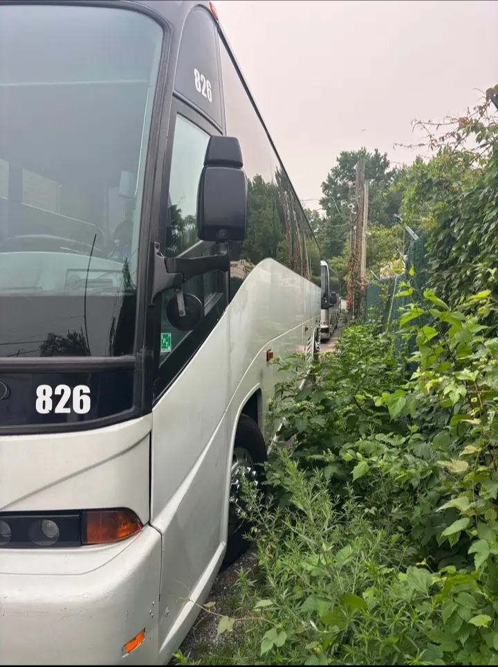 2004 MCI J Series Motorcoach