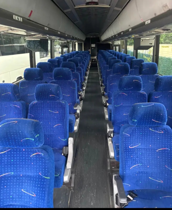 2004 MCI J Series Motorcoach