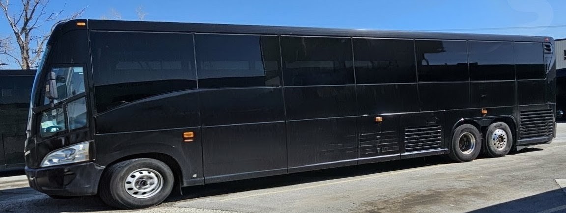 Reliable 2013 MCI J4500 56 Passenger Charter Bus
