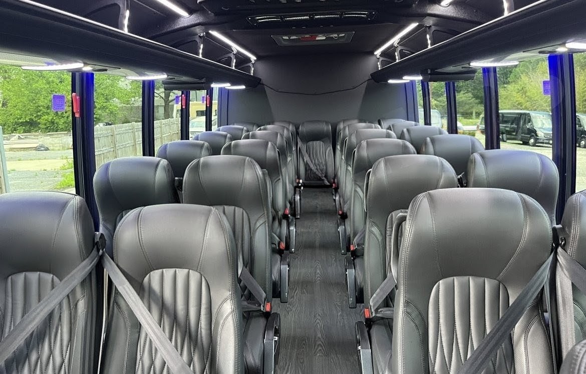 Like-New 2025 Ford F600 Shuttle Bus – 29 Passenger Seating