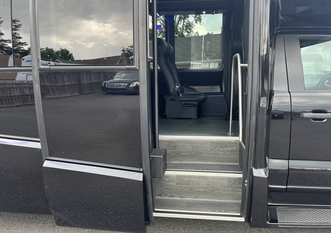 Like-New 2025 Ford F600 Shuttle Bus – 29 Passenger Seating