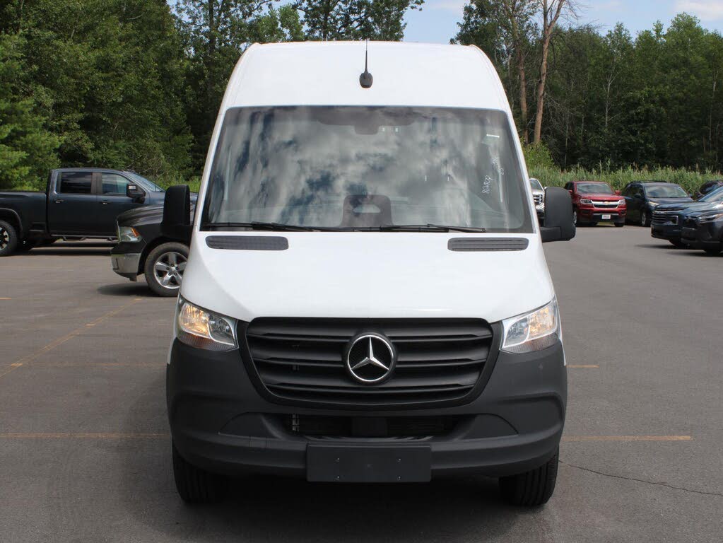 2025 Mercedes-Benz Sprinter 2500 – Reliable Passenger Van