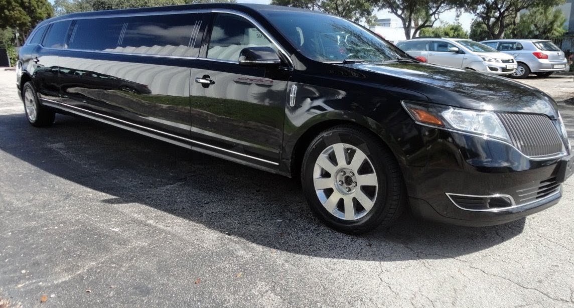 2015 Lincoln MKT AWD Limousine