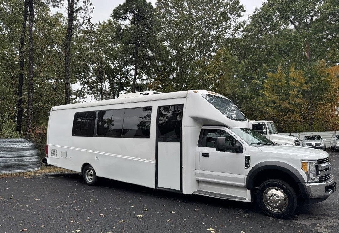 Well-Maintained 2017 Ford F550 Commercial Shuttle Bus