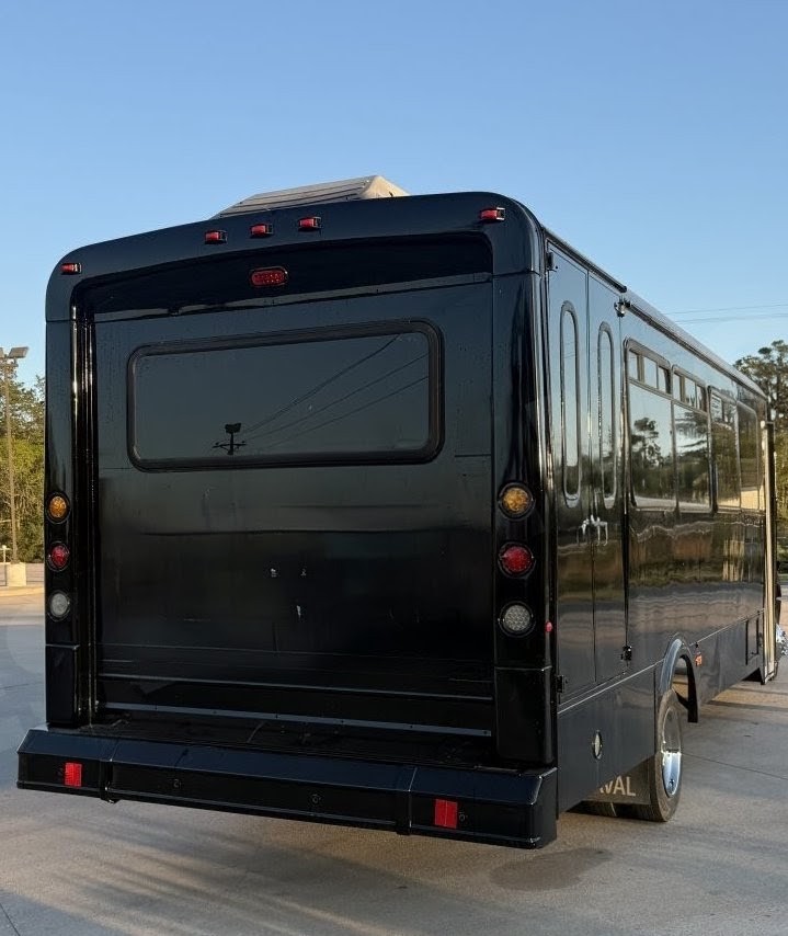 2013 Ford F-550 Limo Bus