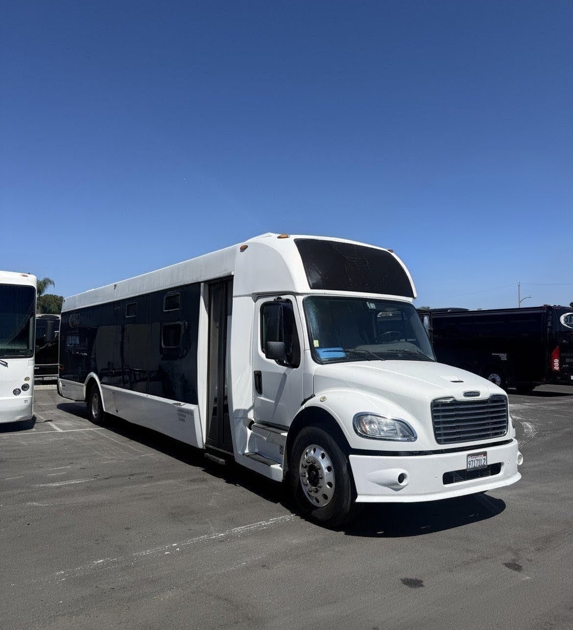 Reliable 2014 Freightliner M2 Diesel Limo Bus