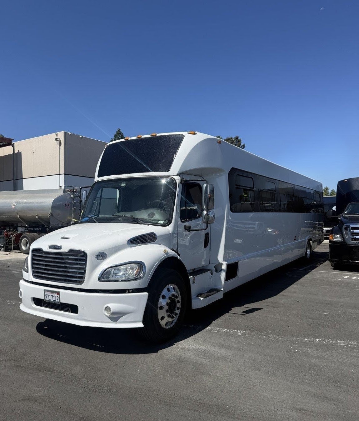 Reliable 2014 Freightliner M2 Diesel Limo Bus