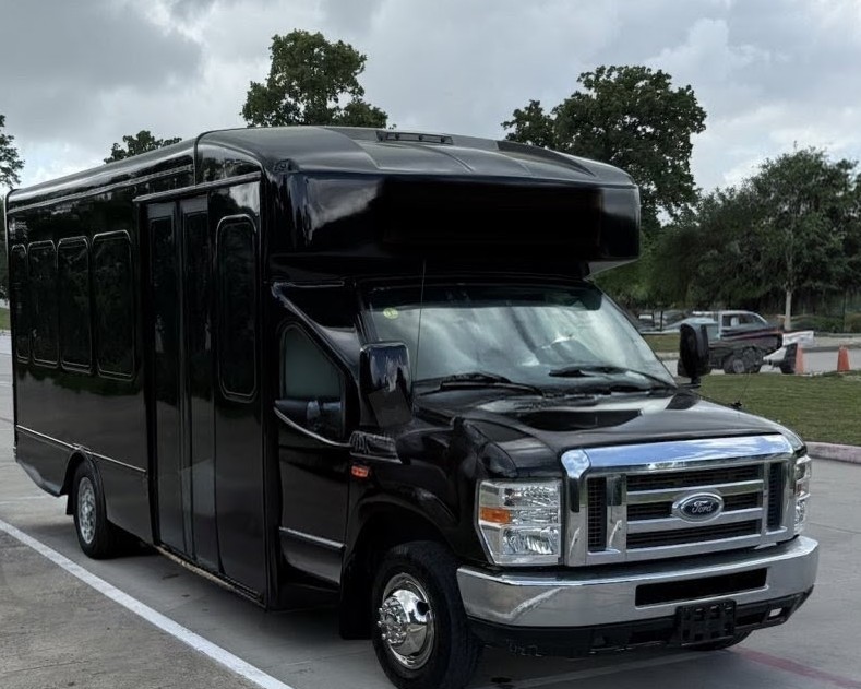 2020 Ford E-450 Limo Bus