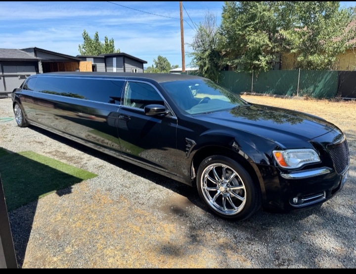 2013 Chrysler 300 Limousine