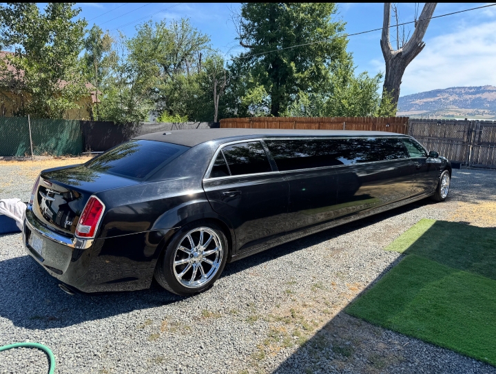 2013 Chrysler 300 Limousine