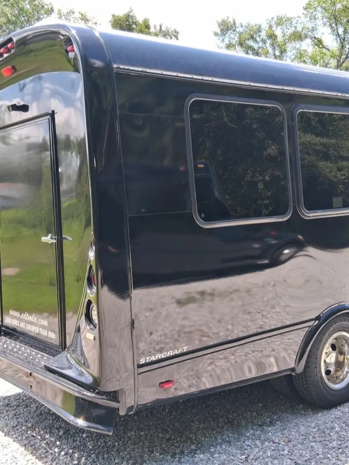 2016 Ford E-450 Limo Bus
