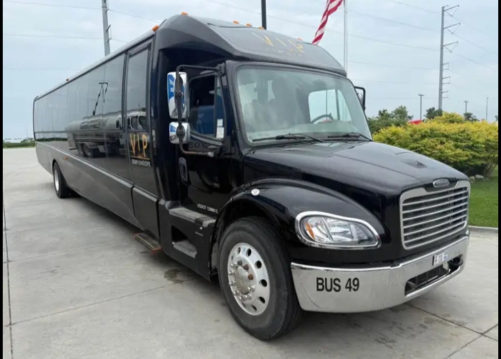 2016 Freightliner M2 Shuttle Bus