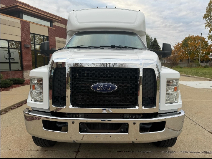 2016 Ford F-650 Limo Bus
