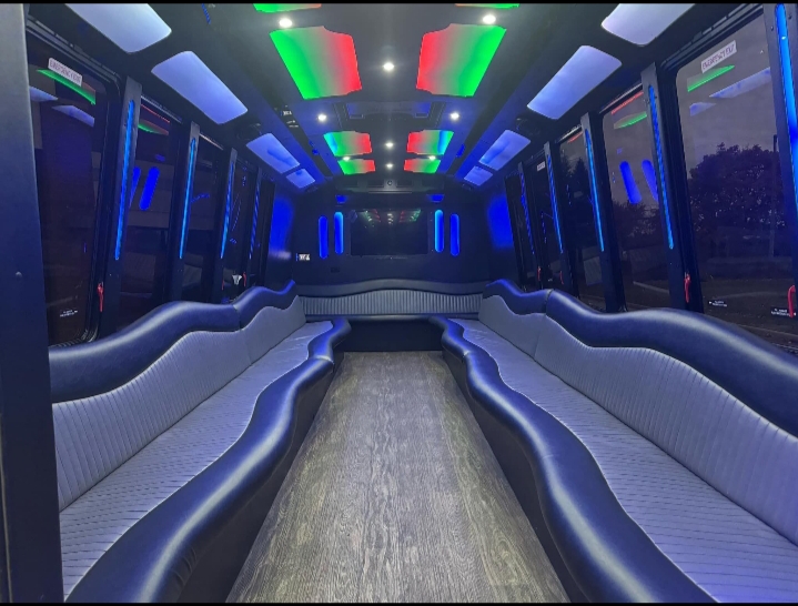 2016 Ford F-650 Limo Bus