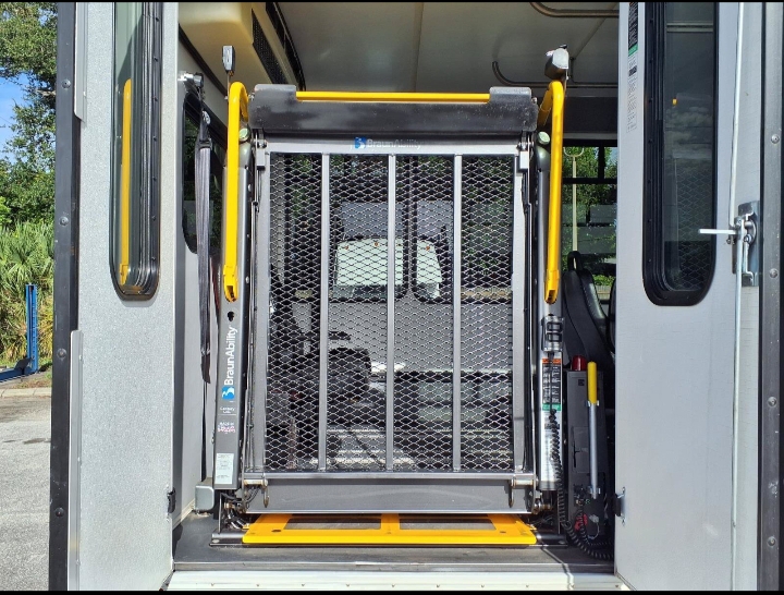 2019 Ford E-350 Shuttle Bus