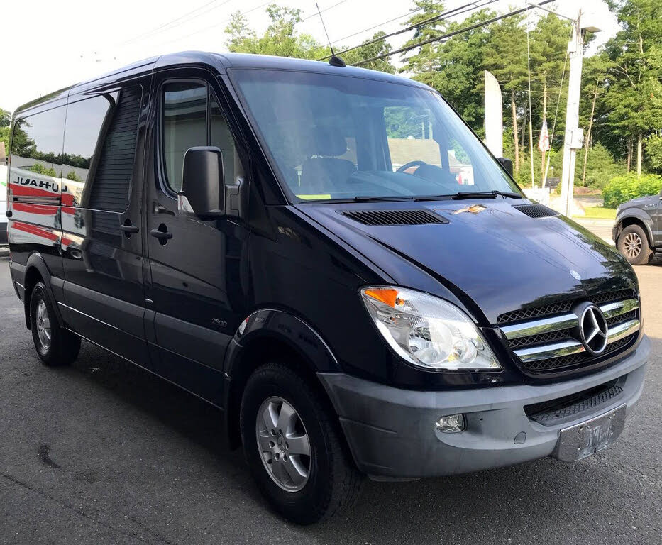 2011 Mercedes-Benz Sprinter 2500 – Spacious Passenger Van